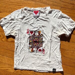 omighty original embroidered Queen of Hearts graphic t-shirt M